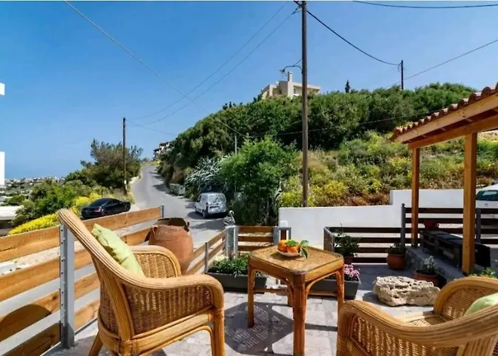 The Holiday House 3